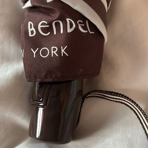 Henri Bendel Brown and white umbrella. Stripes. New without tags.